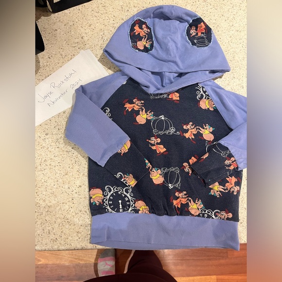 Custom Bonds Cinderella Toddler Sweater size 2/3T - Picture 1 of 2